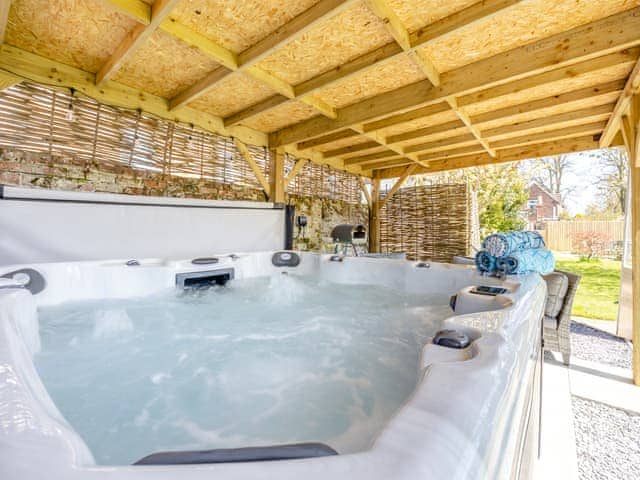 Hot tub | Beech House, Wainfleet, near Skegness