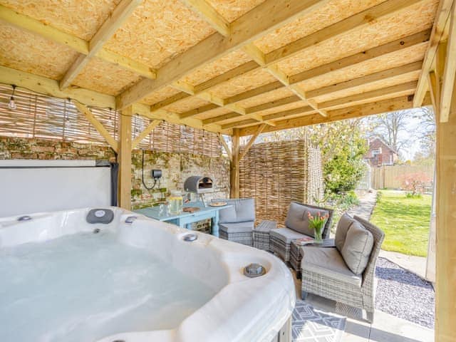 Hot tub | Beech House, Wainfleet, near Skegness