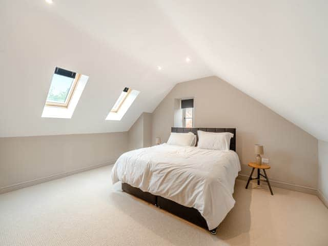 Double bedroom | Nixey Cottage, Frieth, near Henley-on-Thames