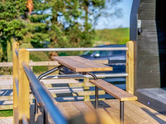 Outdoor eating area | Farm View - Newlands Lodges, Scarborough