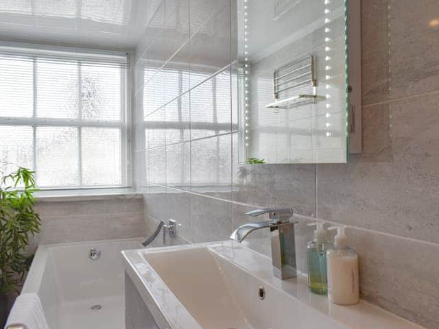 Bathroom | West View Apartment, Bowness-on-Windermere