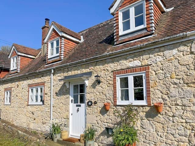 Exterior | Honey Bee Cottage, Calbourne