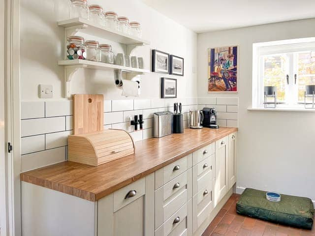 Kitchen | Honey Bee Cottage, Calbourne