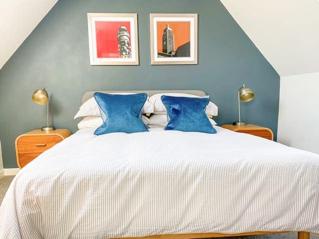 Double bedroom | Honey Bee Cottage, Calbourne