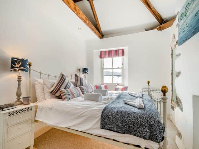 Double bedroom | Mizzen Top, St Mawes