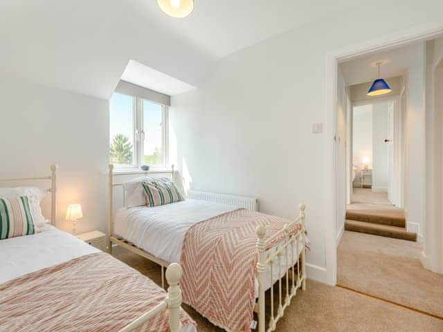 Twin bedroom | Avondale, Woodgreen, near Fordingbridge