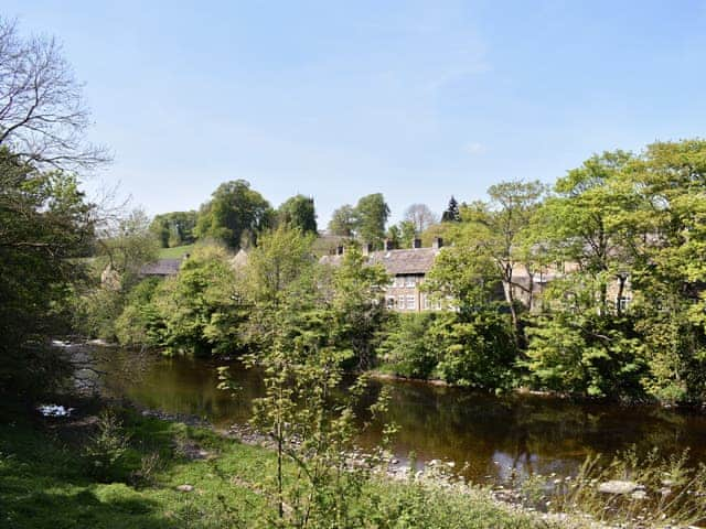 Setting | Culloden Tower View, Richmond