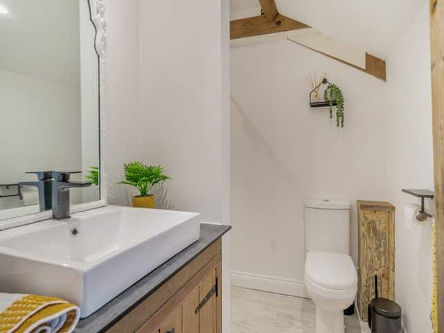 Bathroom | Low Hall Barn, West Ayton, near Scarborough