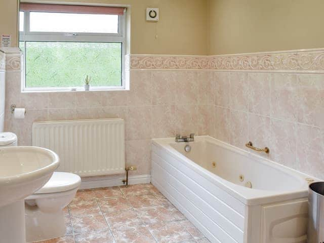 Bathroom | Meadow view, Hockering