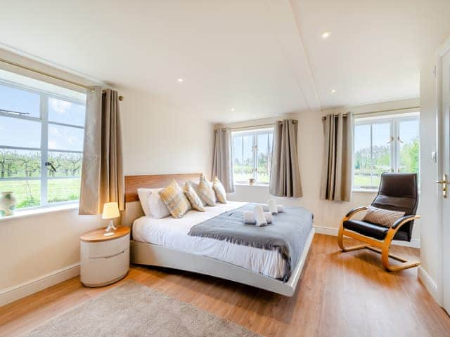 Double bedroom | The Oast - Santon Farm Cottages, Preston, near Canterbury