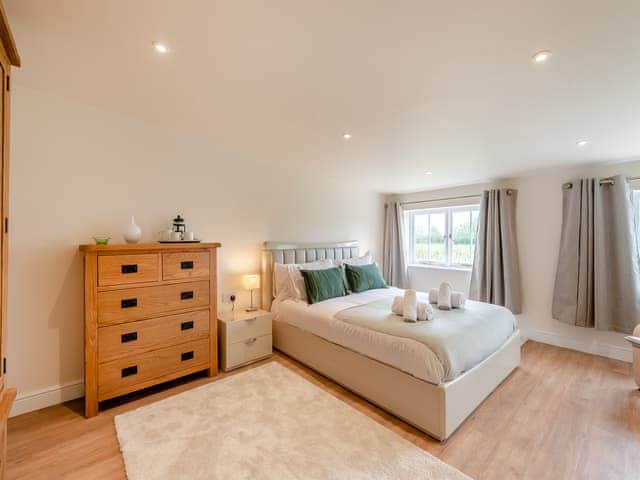 Double bedroom | Oast View - Santon Farm Cottages, Preston, near Canterbury