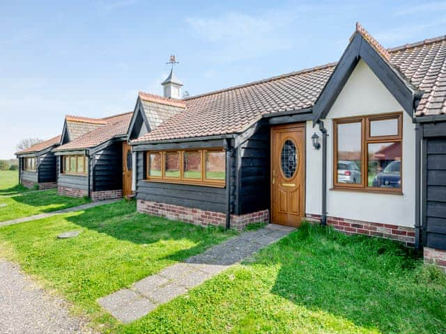 Exterior | Apple Tree Cottage - Linley Farm Cottages, St Osyth