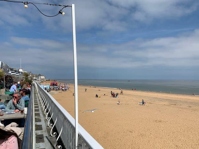 Ramsgate sandy beach 24 minutes by car | Vitamin Sea Residency, Herne Bay