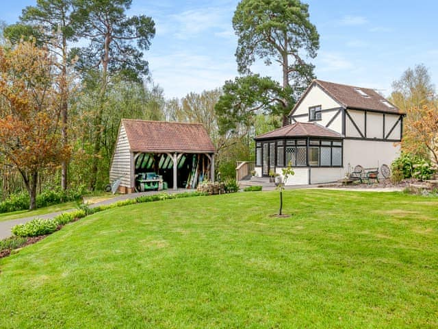 Exterior | Pond View, Cross in Hand, near Heathfield