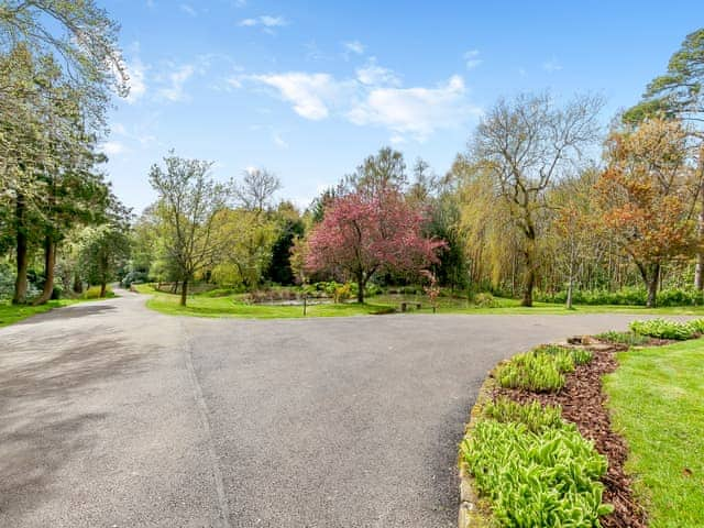 Surrounding area | Pond View, Cross in Hand, near Heathfield