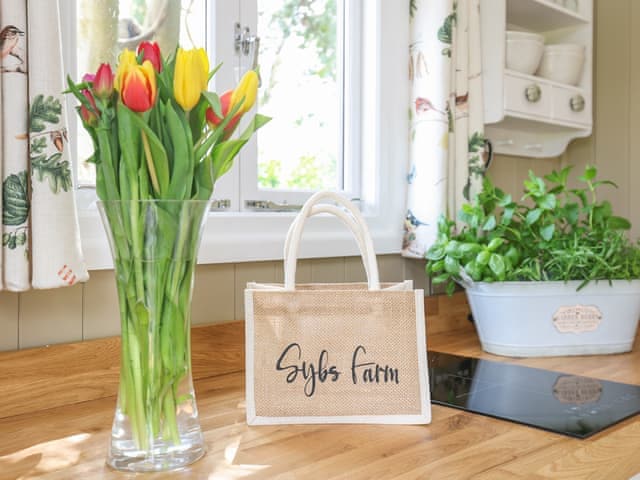 Welcome pack | Sybs Farm Shepherds Hut, Haslemere