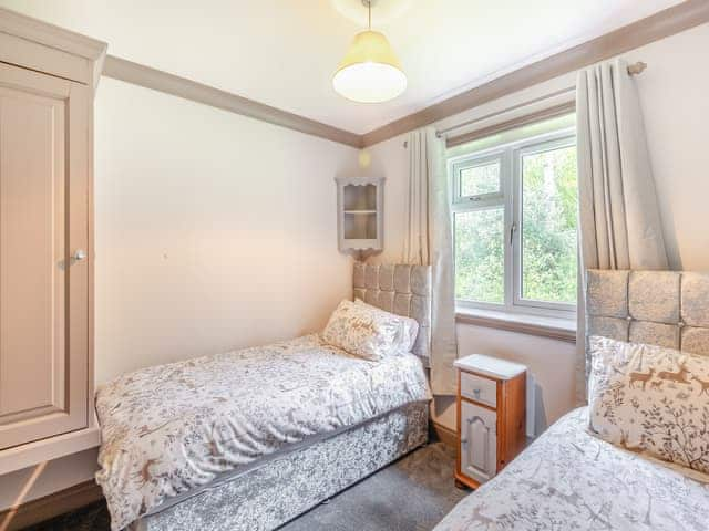 Twin bedroom | Kingfisher - Lakeside Retreats, Marston