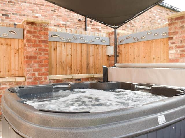 Hot tub | White Heather Barn, Swanwick