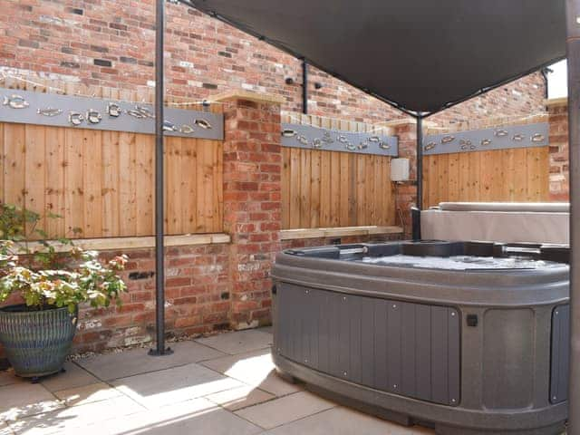 Hot tub | White Heather Barn, Swanwick