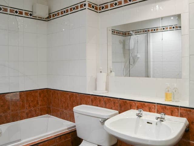 Bathroom | Derwent - Brigham Farm Apartments, Keswick