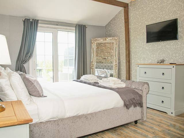 King bedroom | Acre Hill Cottage - Acre Hill Farm, Lane Ends, near Bolton by Bowland