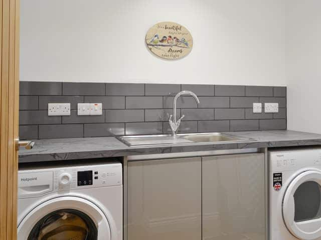 Utility room | Old Byre Cottage - Old View Holidays, Carlisle