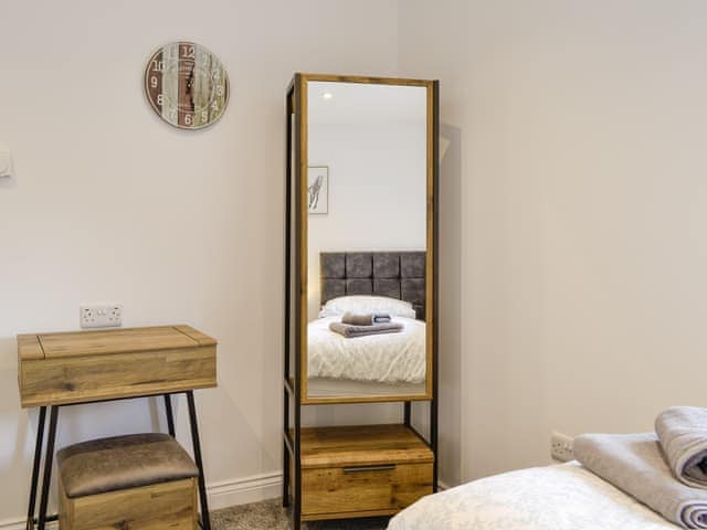 Twin bedroom | Old Byre Cottage - Old View Holidays, Carlisle