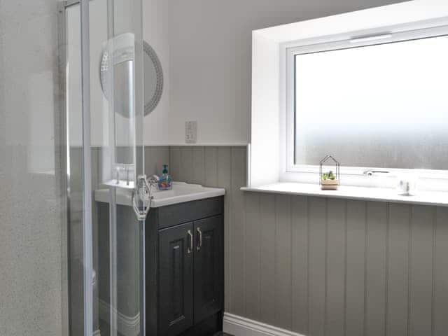 Shower room | Old Byre Cottage - Old View Holidays, Carlisle