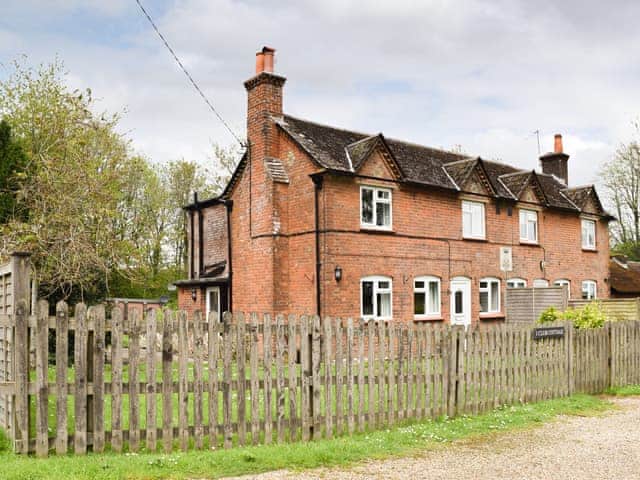 Exterior | Club Cottage, Farleigh Wallop, near Basingstoke