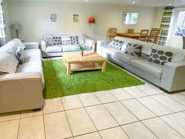 Living room/dining room | Lily Pad 7 - Lily Pad Cottages, Nassington, near Stamford