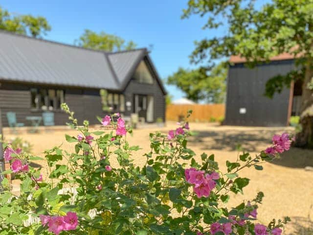 Setting | The Nissen Hut, Laxfield