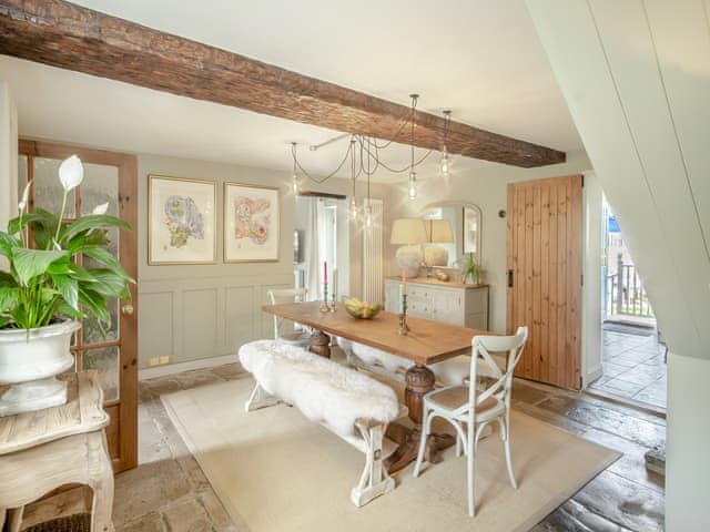 Dining room | Sandstones, Niton