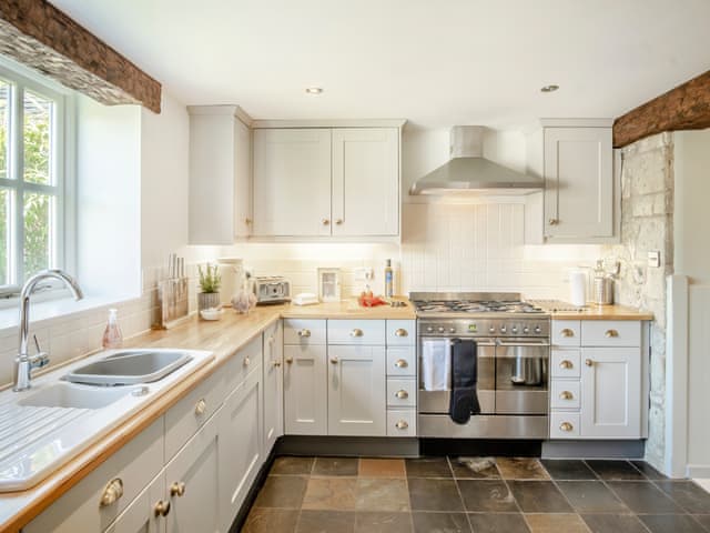 Kitchen | Sandstones, Niton