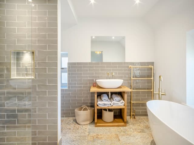 En-suite | Sandstones, Niton