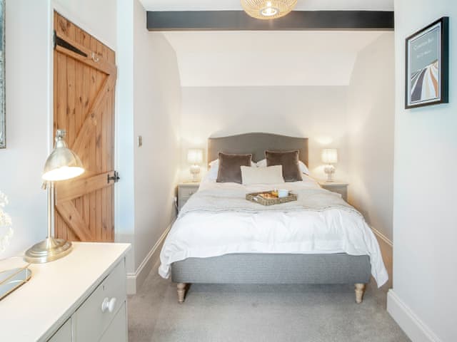 Double bedroom | Sandstones, Niton