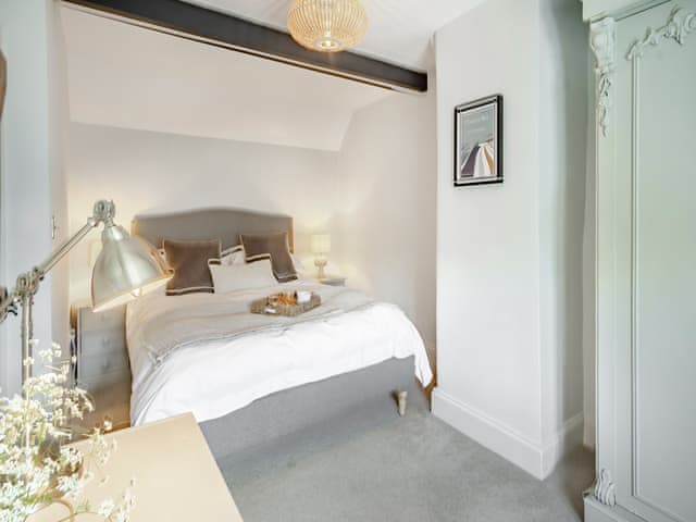 Double bedroom | Sandstones, Niton