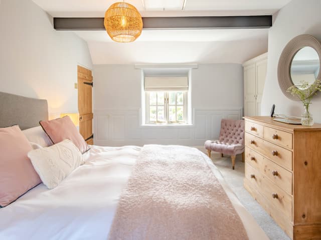 Double bedroom | Sandstones, Niton