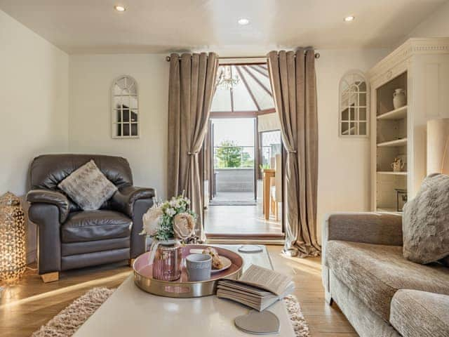 Living room | Clay Lake CottagesDad&rsquo;s Shed, Alvingham