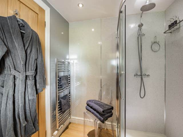 Shower room | Clay Lake CottagesDad&rsquo;s Shed, Alvingham