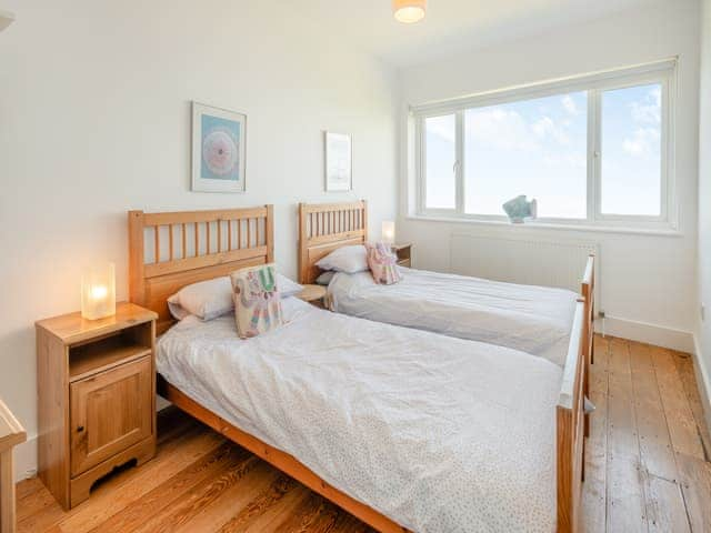 Twin bedroom | Sea Wrack, Sheringham