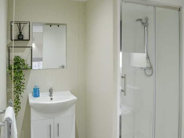 En-suite | Unwind @36 - Unwind Lodges, Felton, near Morpeth