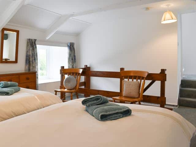 Twin bedroom | Madderhay - Lanwithan Cottages, Lostwithiel