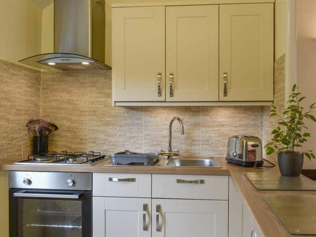 Kitchen | Moorside - Lanwithan Cottages, Lostwithiel