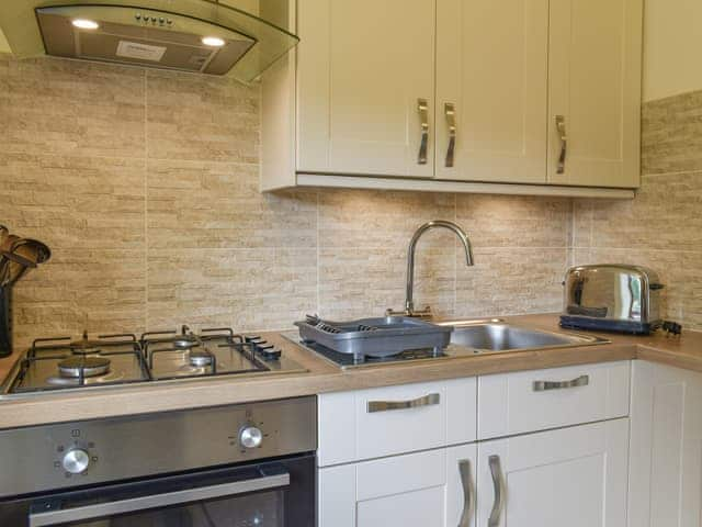 Kitchen | Moorside - Lanwithan Cottages, Lostwithiel