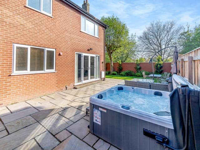 Hot tub | Lindengarth, Bridlington