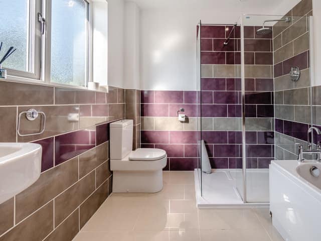 Shower room | Lindengarth, Bridlington