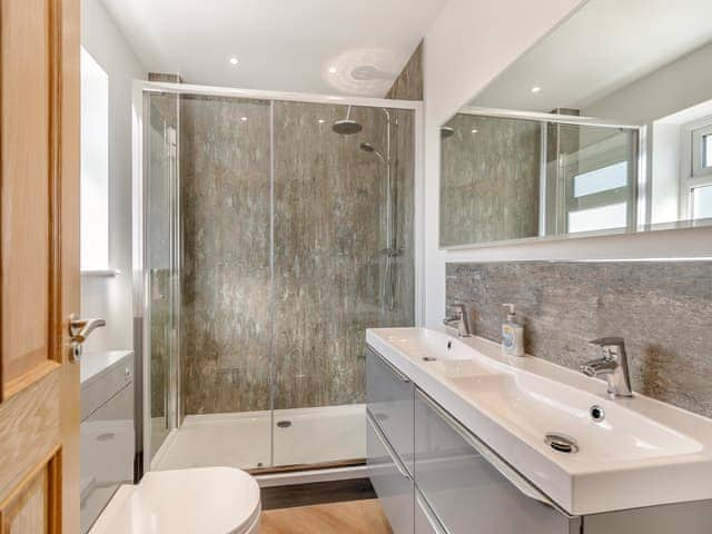 Shower room | Lindengarth, Bridlington