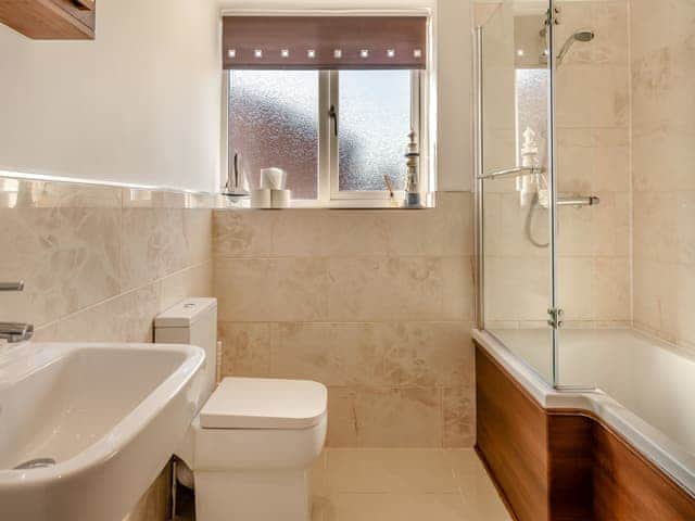 Bathroom | Lindengarth, Bridlington