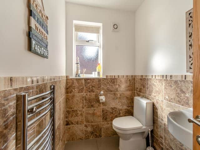 Separate toilet | Lindengarth, Bridlington