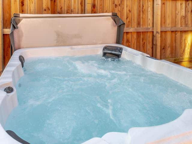 Hot tub | Lindengarth, Bridlington